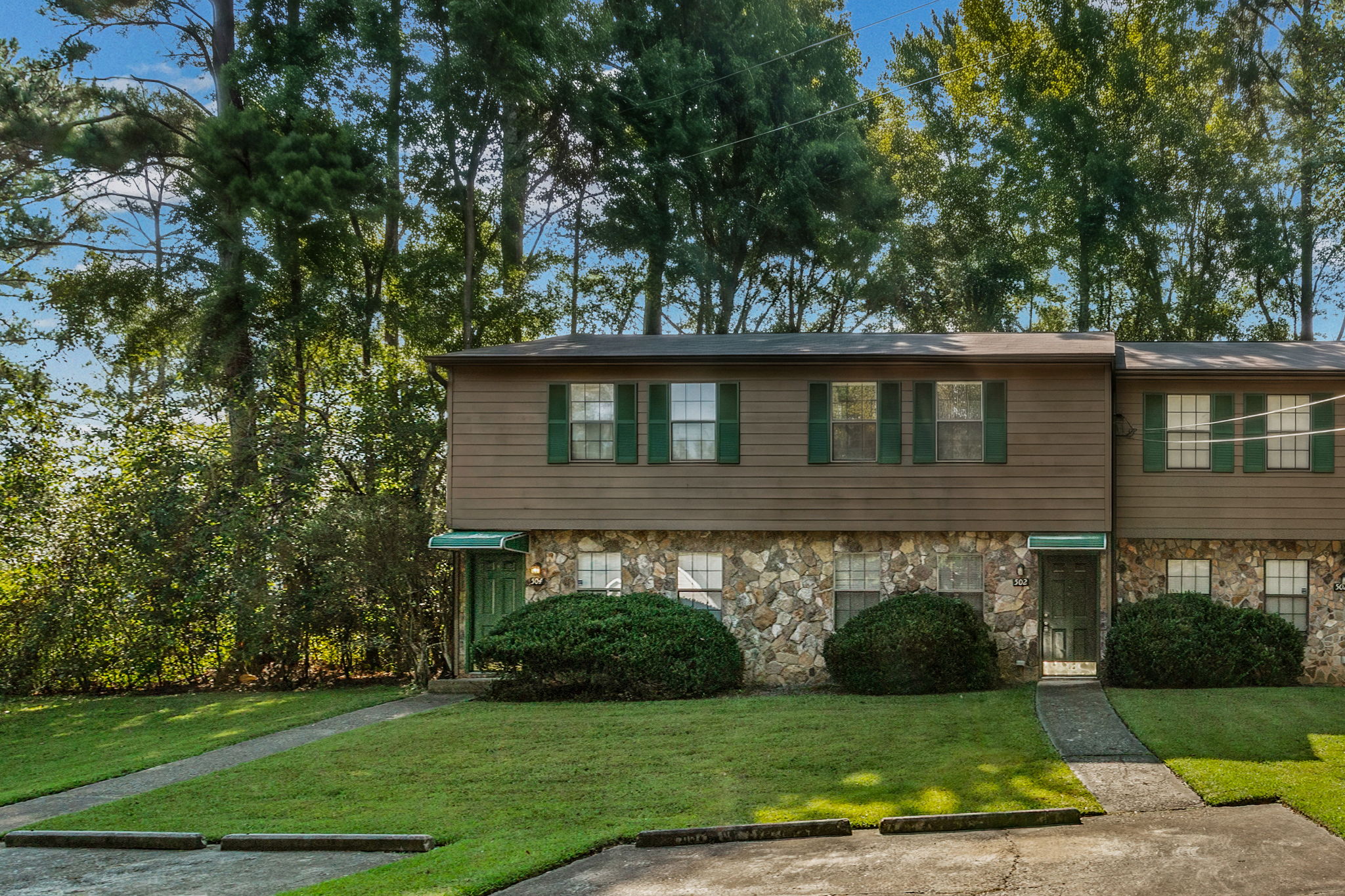 502 Oakwood Court